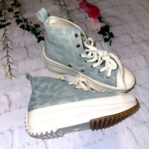 Platform high top sneakers